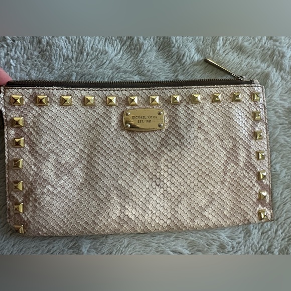 2 Michael Kors wristlets - Picture 12 of 16